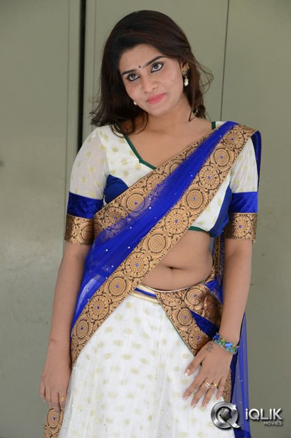 Harini-at-Pichekkistha-Movie-Press-Meet
